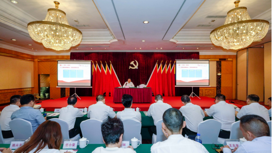 尊龙凯时集团任丁书记带头讲授“不忘初心、牢记使命”主题教育专题党课